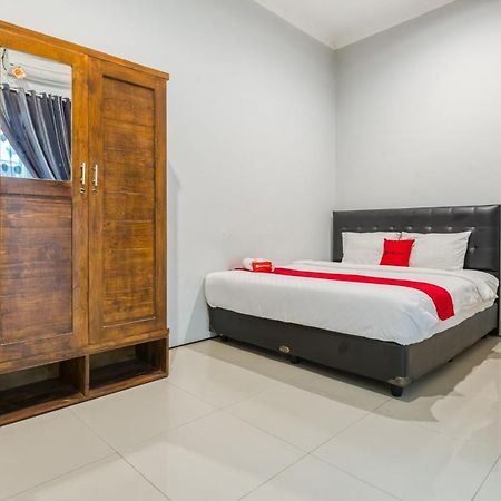 เรดดอร์ซ เนียร์ ซูราบายา ซู Hotel สุราบายา ภายนอก รูปภาพ