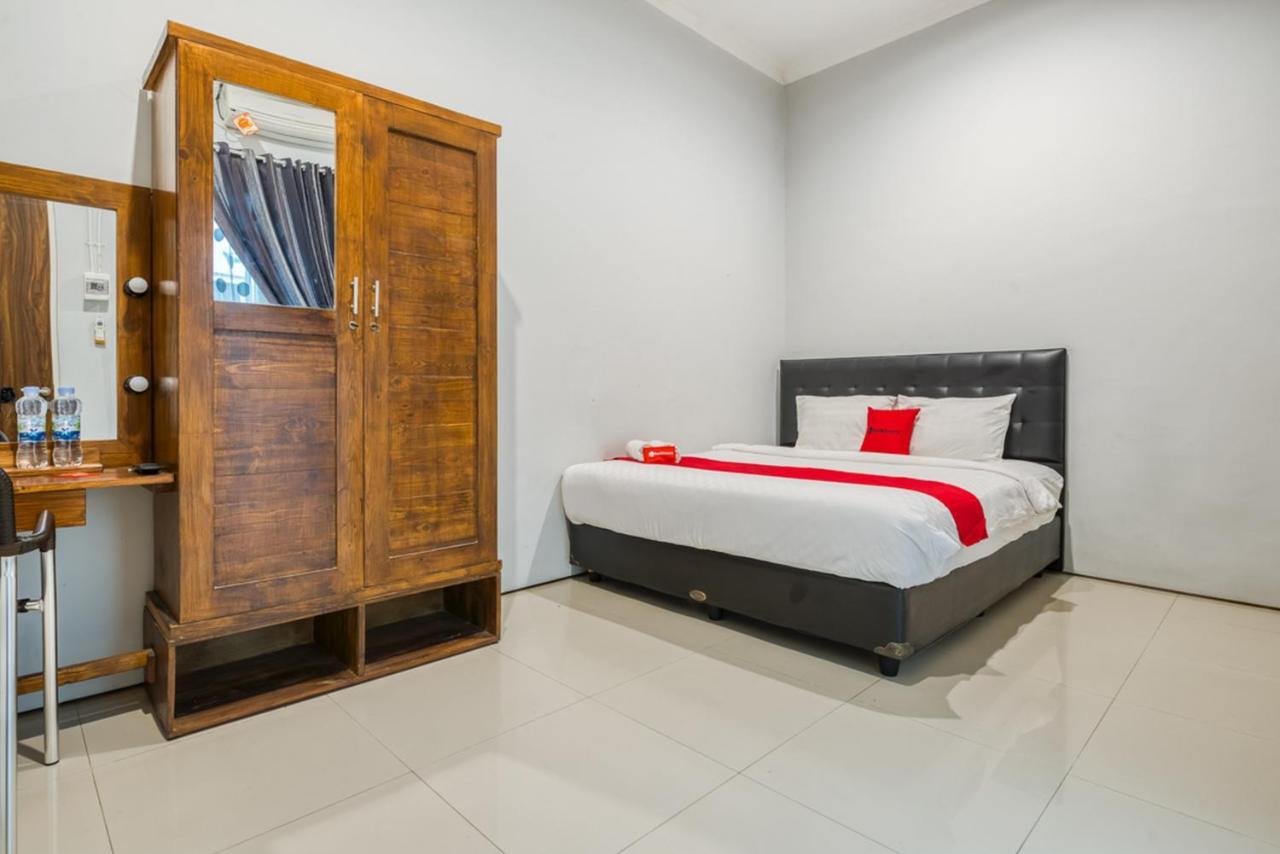 เรดดอร์ซ เนียร์ ซูราบายา ซู Hotel สุราบายา ภายนอก รูปภาพ