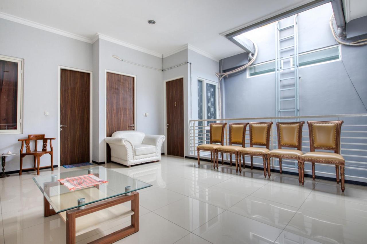 เรดดอร์ซ เนียร์ ซูราบายา ซู Hotel สุราบายา ภายนอก รูปภาพ