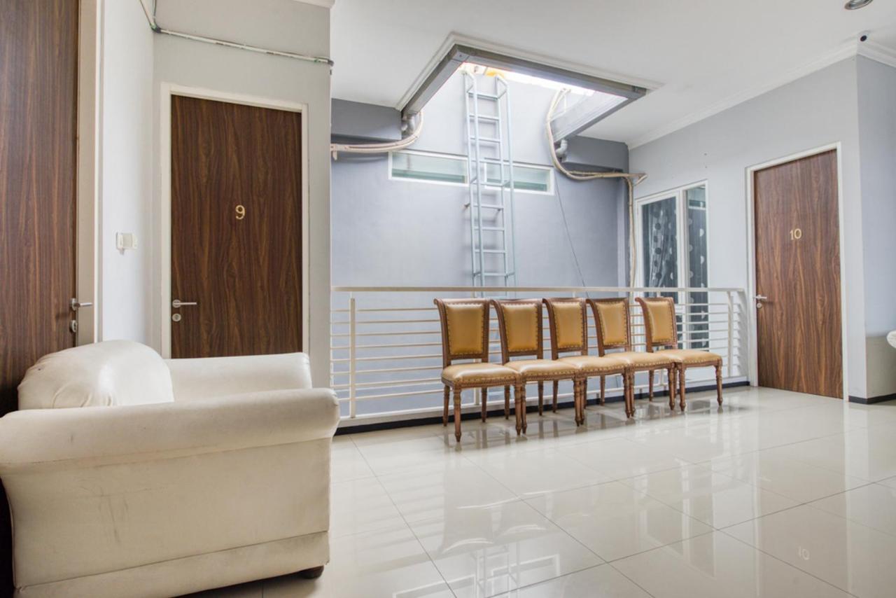 เรดดอร์ซ เนียร์ ซูราบายา ซู Hotel สุราบายา ภายนอก รูปภาพ